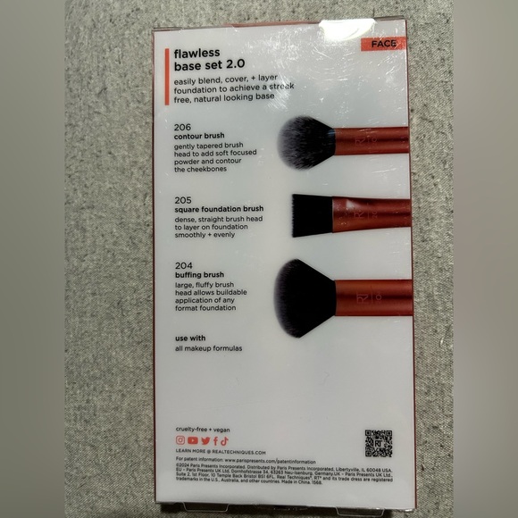 Real Techniques Flawless Base Set 2.0 - Copper and Black - Picture 2 of 3